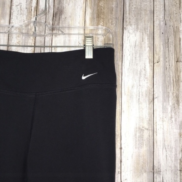 Nike Black Cropped Athletic Pants - Picture 4 of 5